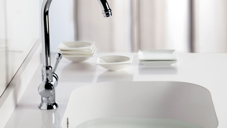 Яку стільницю краще вибрати на кухню?